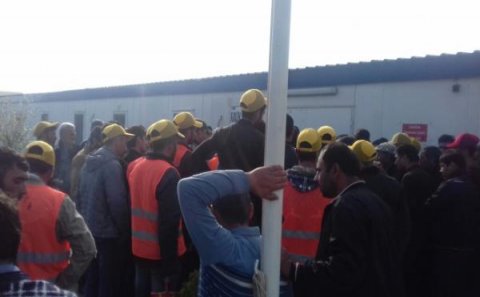 Azərbaycanda şirkət işçiləri etiraz etdi - FOTO