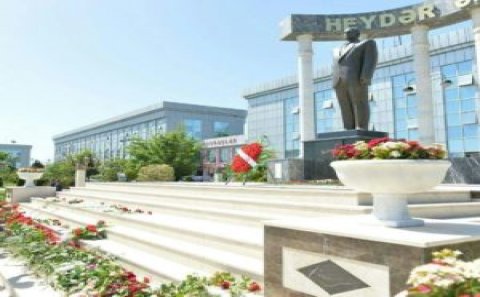 “Palfood” rəhbərliyi Ümumilli lider Heydər Əliyevin abidəsini ziyarət edib