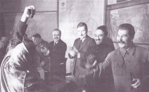 “Baxın, arvadıma sataşır!”: Stalin Mikoyanı necə alçaldırdı? - Gizli tarix