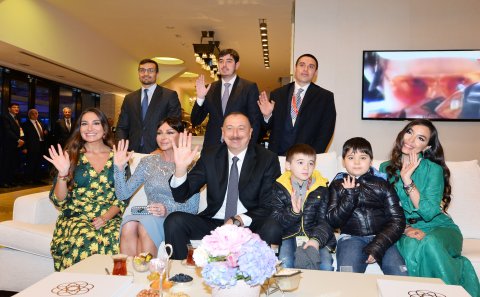Prezident ailəsi ilə açılış mərasimində - Fotolar