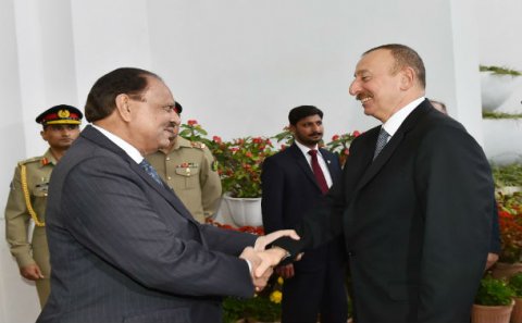 Pakistan prezidenti İlham Əliyevi təbrik etdi