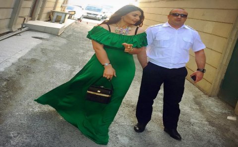 Şəbnəmin bir kişi ilə paylaşdığı foto ağılları qarışdırdı: Üzünü gizlətdiyi əri...