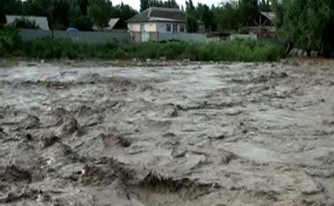 Şamaxıda çay daşdı, üç kəndlə əlaqə kəsildi