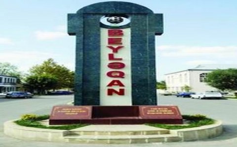 Bələdiyyə sədrinin döydüyü adamlar polisdən narazıdır – 80 yaşlı kişinin gözünü qaraltdılar
