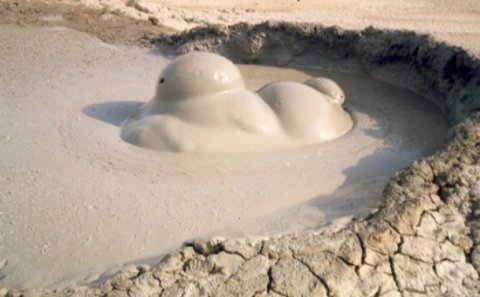Palçıq vulkanı püskürdü - 15 dəqiqə davam edib