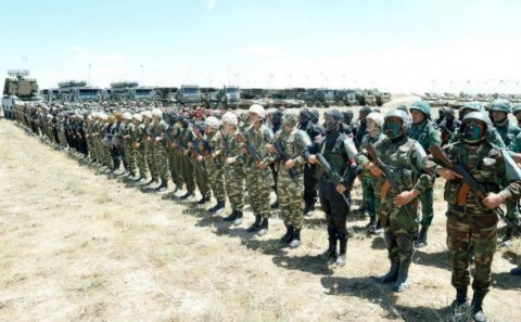 Ordumuz təlimlərdə döyüş tapşırıqlarını icra edir - VİDEO 