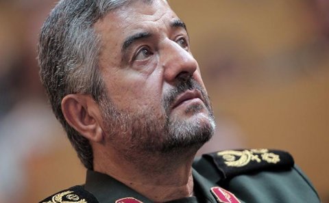 İran ABŞ-ı təhdid etdi: “Mövqelərini 1000 km geri çəksin”