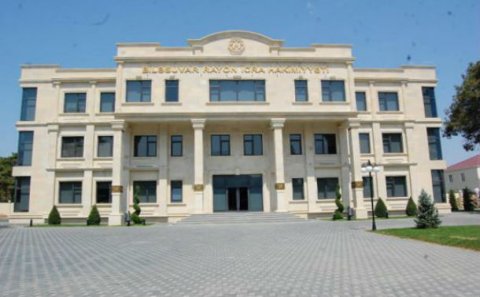 Azərbaycanda döyüldüyü iddia edilən məmur işdən azad edildi - FOTO