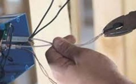 Elektrik xətdinə əl üzatdı,həyatını itirdi - Bərdədə