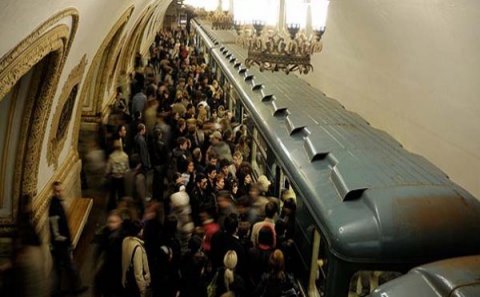 Metroda problem yarandı