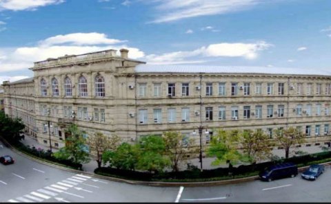 İqtisad Universitetinin özünüidarə statusu ləğv edildi