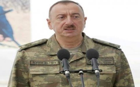  İlham Əliyev GENERAL olmaq istəyib