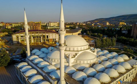 Dağıstanda məscidin imamını güllələdilər
