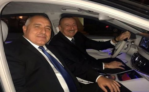 Baş nazirin İlham Əliyevlə qeyri-rəsmi görüntüsü – FOTO