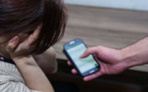 Bakıda valideyn müəllimdən polisə şikayət etdi - Məktəbli qızının açıq-saçıq şəkillərini...