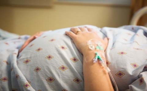 Ana doğuş zamanı 2 övladı ilə öldü