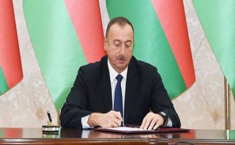 Prezident bu şəxslərin maaşlarını artırdı (SƏRƏNCAM)