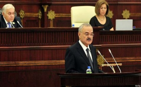 Azərbaycan hökuməti parlamentdə hesabat verir