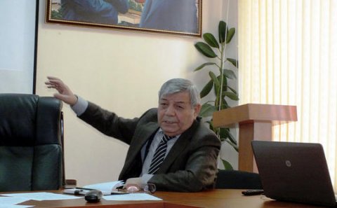 Jurnalistləri təhqir edən direktorla bağlı qərar veriləcək