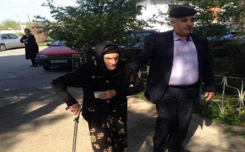 Üç əsrin şahidi səs verdi - Foto