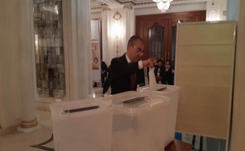 Mikayıl Cabbarov səs verdi