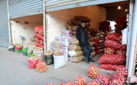 Bazarlarda qiymət qalxdı: Soğan kartofdan bahadır
