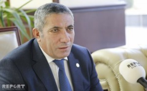Siyavuş Novruzov: “Səs vermək üçün 20 dəqiqə növbədə gözləmişəm”