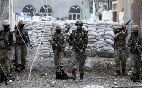 Türk ordusunda əməliyyat: 25 polkovnik həbs edildi
