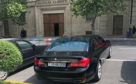 Hacıbala Abutalıbov hələ də Bakı merinin xidməti maşınında gəzir - Fotolar