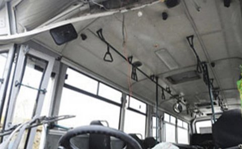Azərbaycanda mikroavtobus qəzaya düşdü - 15 nəfər yaralandı - ADLAR
