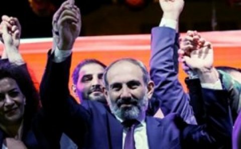 Paşinyan Ermənistanın baş naziri seçildi