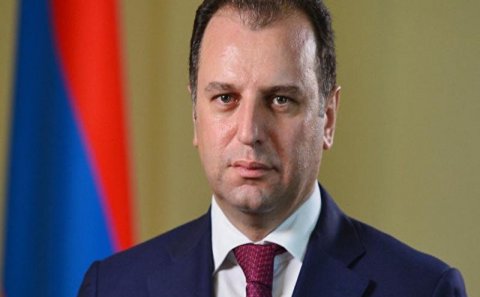 Ermənistanın müdafiə naziri istefa verdi