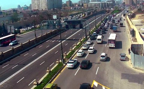 Məcburi köçkünlər SOCAR-a görə Heydər Əliyev prospektini bağlamağa hazırlaşır - FOTOLAR