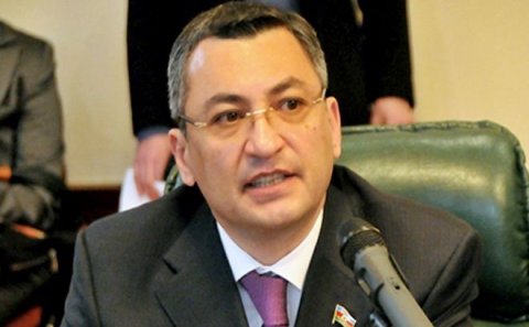 Rövşən Rzayev müavini işdən çıxardı
