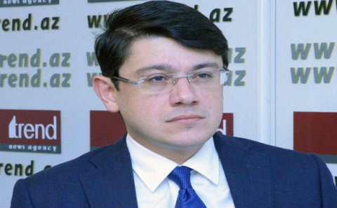 Yeni sədr aparat rəhbərini işdən çıxardı