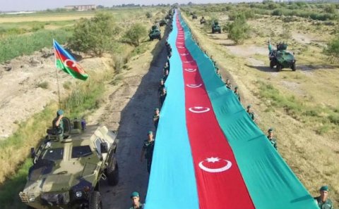 Dövlət Sərhəd Xidmətinin hərbi qulluqçularının “Zəfərə doğru” bayraq yürüşü olub - FOTO