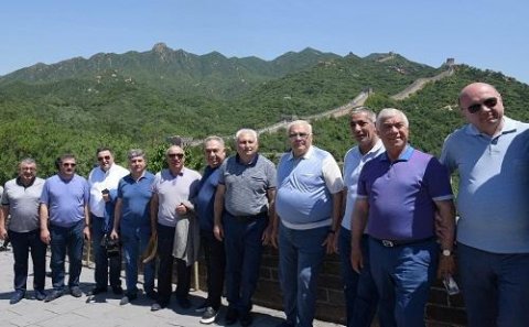 Oqtay Əsədov Çin səddində - Foto