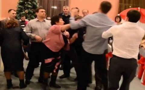 Azərbaycanda toyda dava düşdü – ÖLƏN VAR