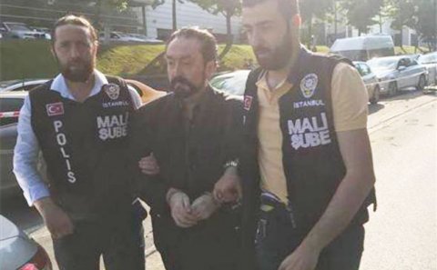 Adnan Oktar belə həbs olundu - Fotolar