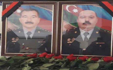 Prezident Gəncədə şəhid olan polis zabitlərini təltif etdi