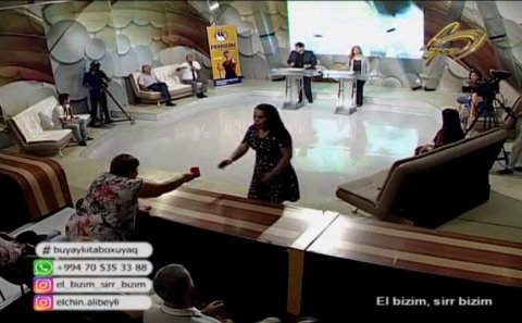 Space TV-də dava – “Tərbiyəsiz, belələrinin ailəsi…” (VİDEO)