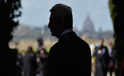 Serj Sarqsyan Ermənistanı tərk etdi