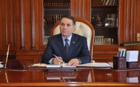 Baş nazirin intihara cəhd edən şəxslə danışığının təfərrüatı açıqlanıb – RƏSMİ