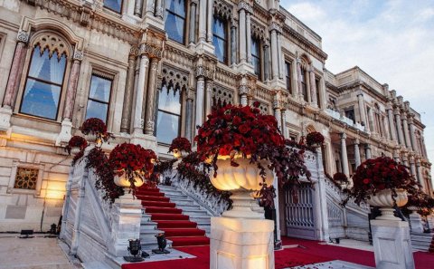 Türkiyədəki “Çırağan Palace”da dincələn azərbaycanlı eks-nazir kimdir?