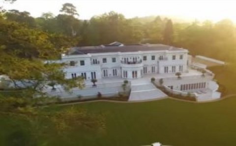 Deputatın qızı İngiltərədə 22 milyon funt sterlinqə malikanə aldı