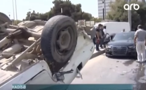 Bakının mərkəzində “AUDİ” ilə “VAZ 2107” TOQQUŞDU - SÜRÜCÜ QAÇDI (VİDEO)