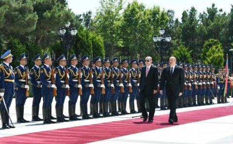 Türkiyə Prezidentinin rəsmi qarşılanma mərasimi olub