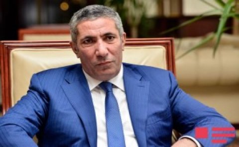 YAP-çı deputat bankları ittiham edir-DOLLAR KREDİTLƏRİNİ BANKLAR HƏLL ETMƏLİDİR