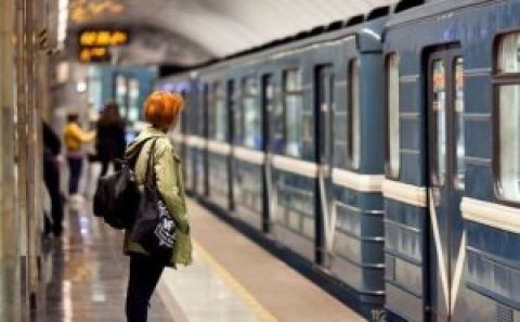 Bakı metrosunda qorxulu anlar: iki qatar üz-üzə gəldi