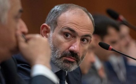 Paşinyanı “diktator” adlandırdılar : 